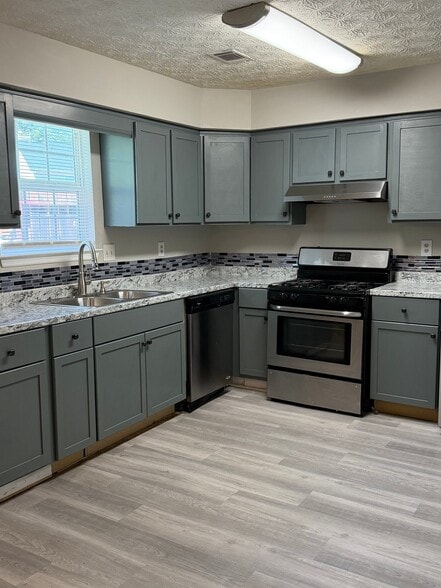 Building Photo - 3690 Stephanie Ct