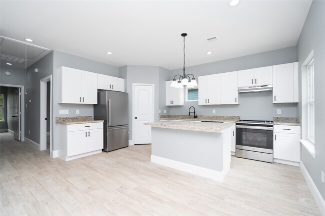 Primary Photo - 3710 Rockingham St