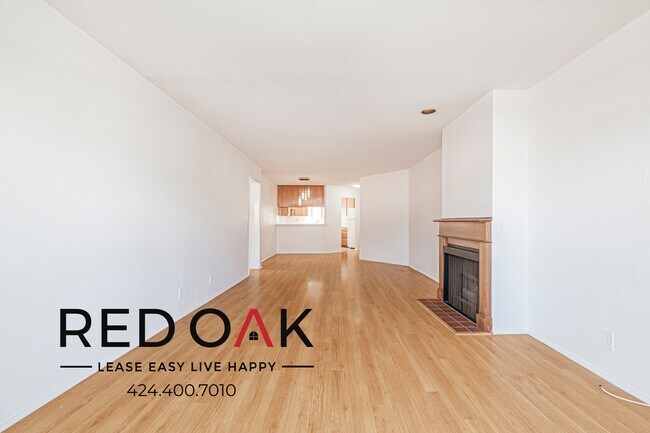 Building Photo - 10201 Woodbine St