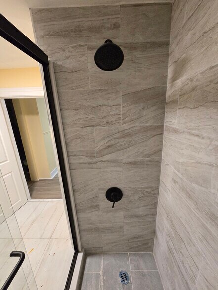 Building Photo - 541 5th Ave