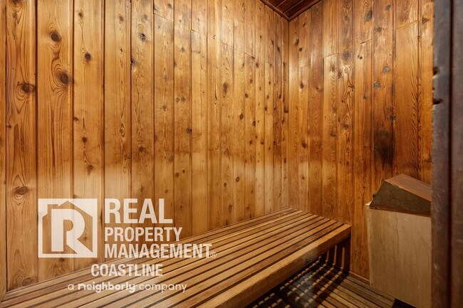 Building Photo - Luxurious Fully Renovated 2 Bed/2Bath Condo