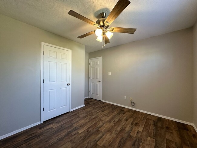 Building Photo - 1707 Plumbark Dr