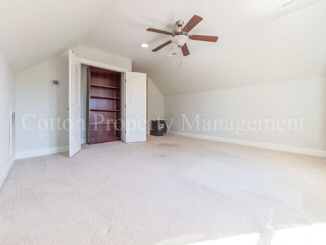 Building Photo - 633 Jenoa Dr