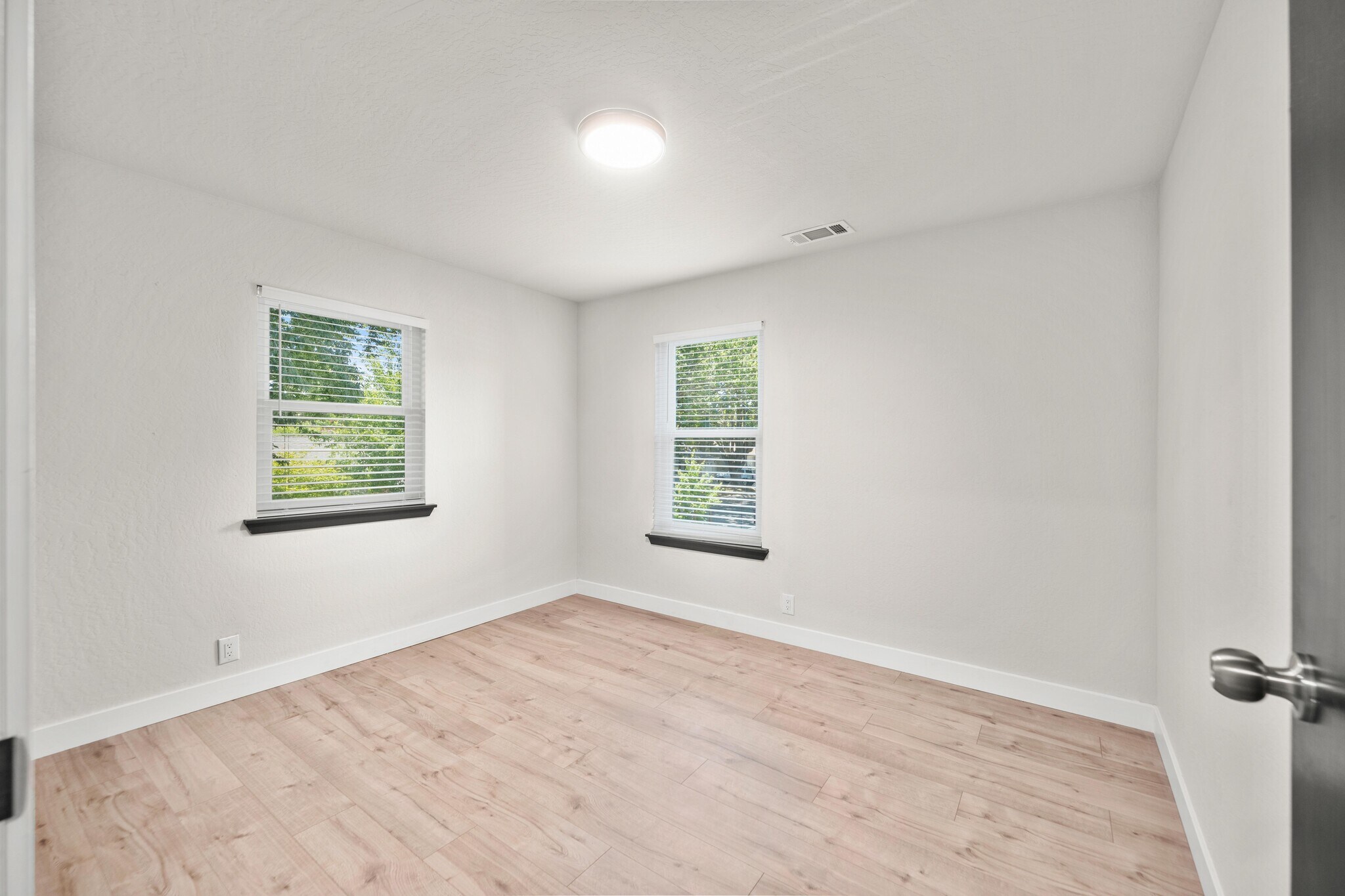 Building Photo - 1350 62nd St