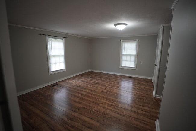 Building Photo - 1415 Hatcher Ave SE