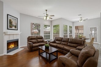 Building Photo - 901 Cashew Ln