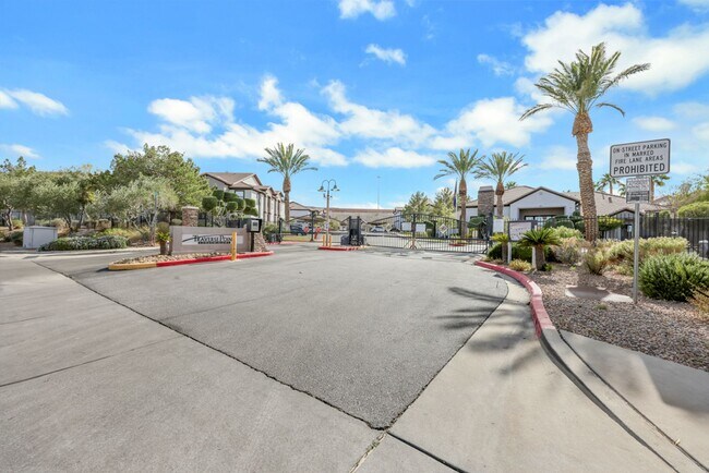 Building Photo - Bright Ground-Floor Condo in Gated Traverse Point with Pool & Spa Amenities