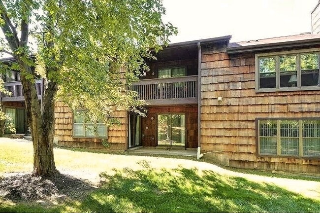 Building Photo - 6 Rittenhouse Ct