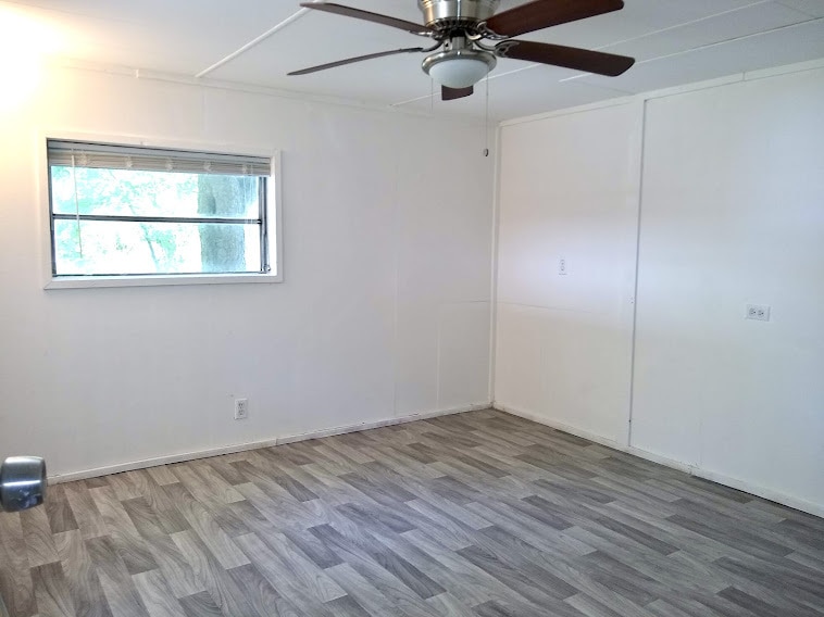 Building Photo - 117 Lucy Ln