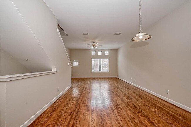 Building Photo - 2710 Hullsmith Dr