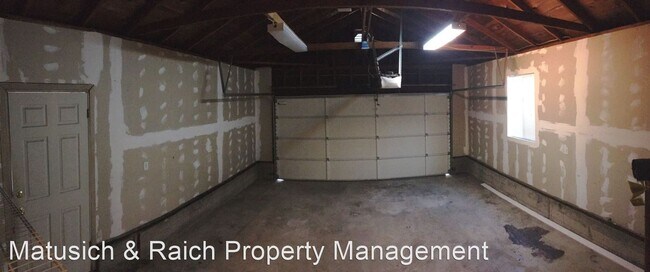 Building Photo - 3 br, 2 bath House - 2342 Woodland Ave