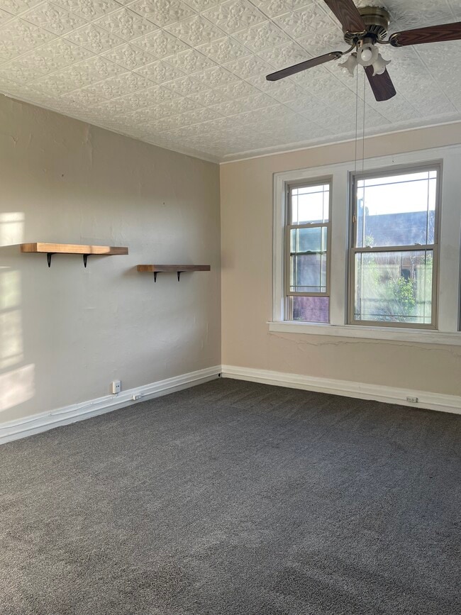 Building Photo - Sunflower Estate LLC