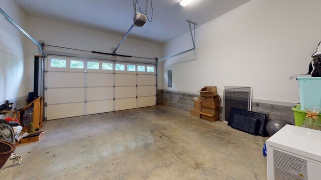 Building Photo - Coming Soon! East Nashville off Gallatin R...