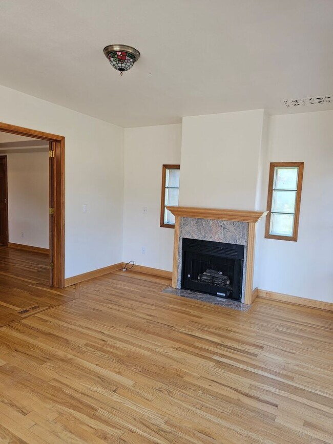 Building Photo - Incredible Hauser Lake Waterfront Home for...