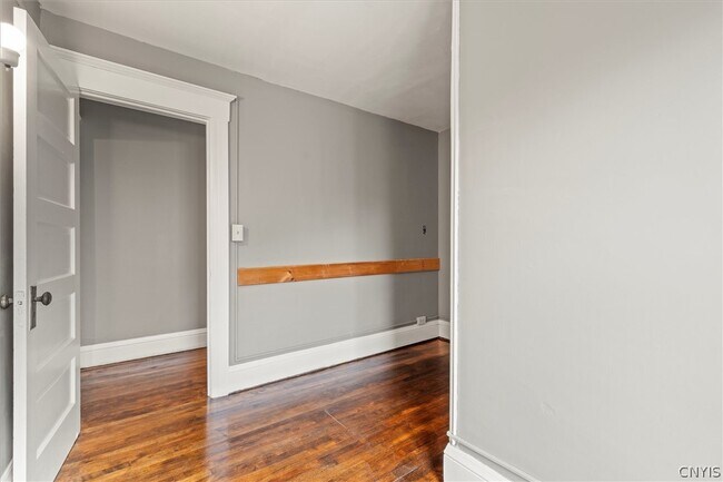 Building Photo - 123 Shotwell Park