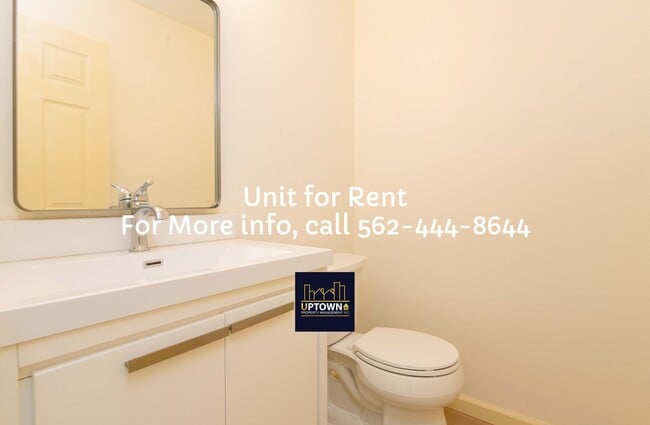 Building Photo - Townhome - 3 Bedrooms-2.5 Baths - Los Ange...