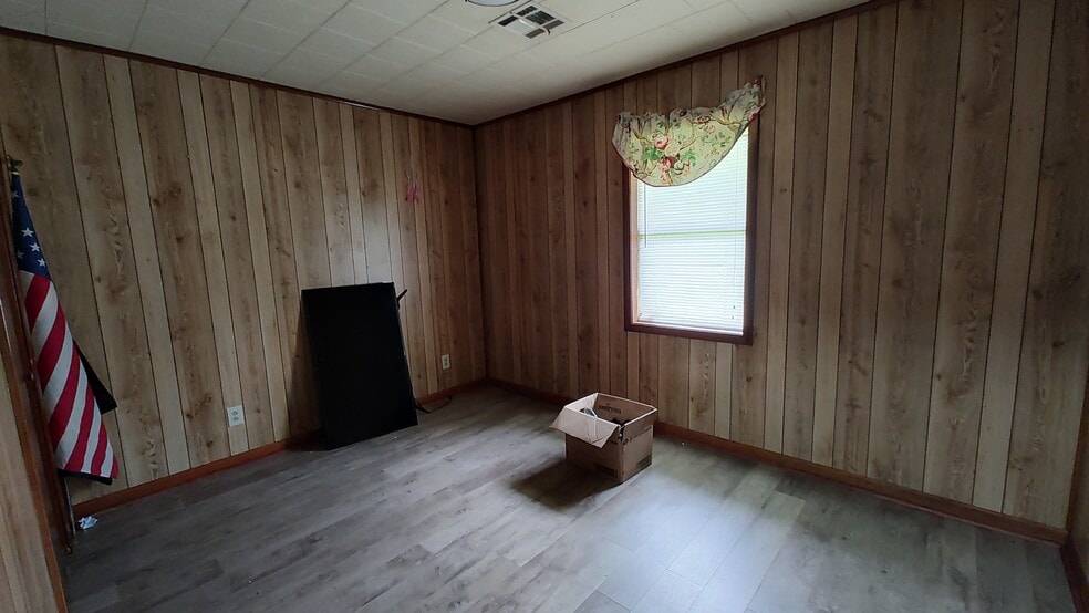 bedroom 2 - 200 Coles St