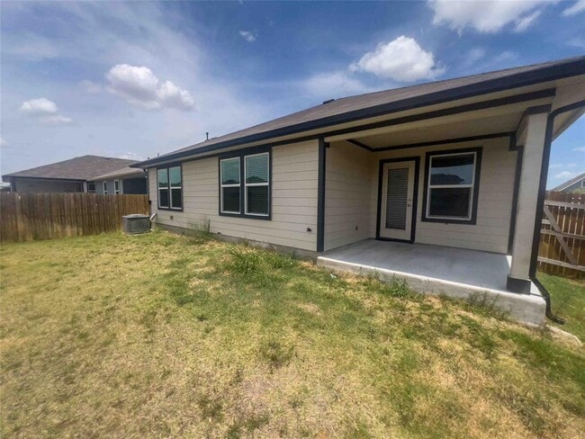 Building Photo - 116 Sweetwater Crk Ln