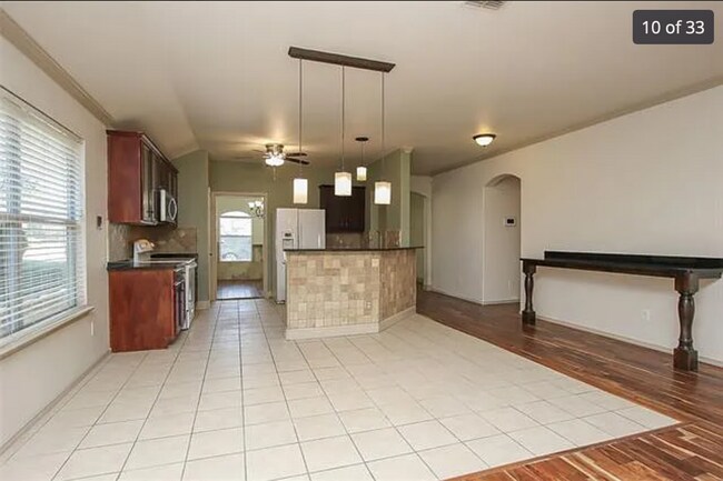 Building Photo - 3728 Sapphire St