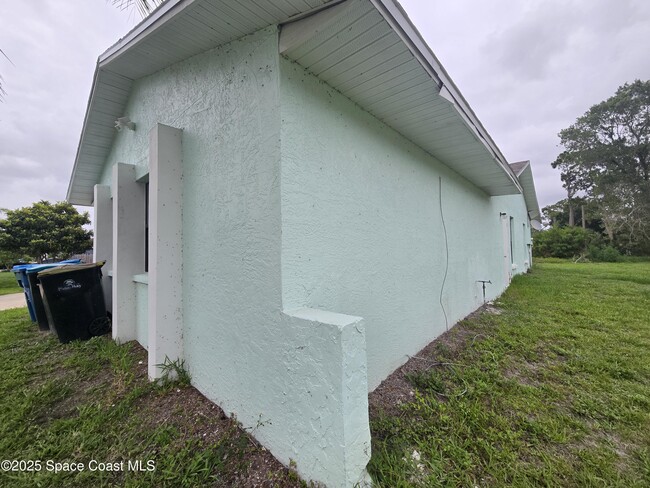 Building Photo - 1219 Meissen Ave NW