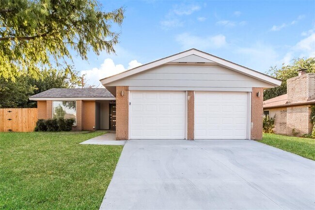 Primary Photo - 8917 S Hillcrest Dr