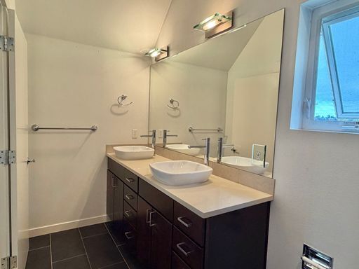 Building Photo - Industrial-Style Queen Anne Townhome with water views on every floor! AVAILABLE NOW!