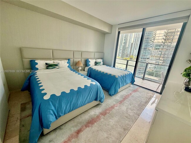 Building Photo - 88 SW 7th St