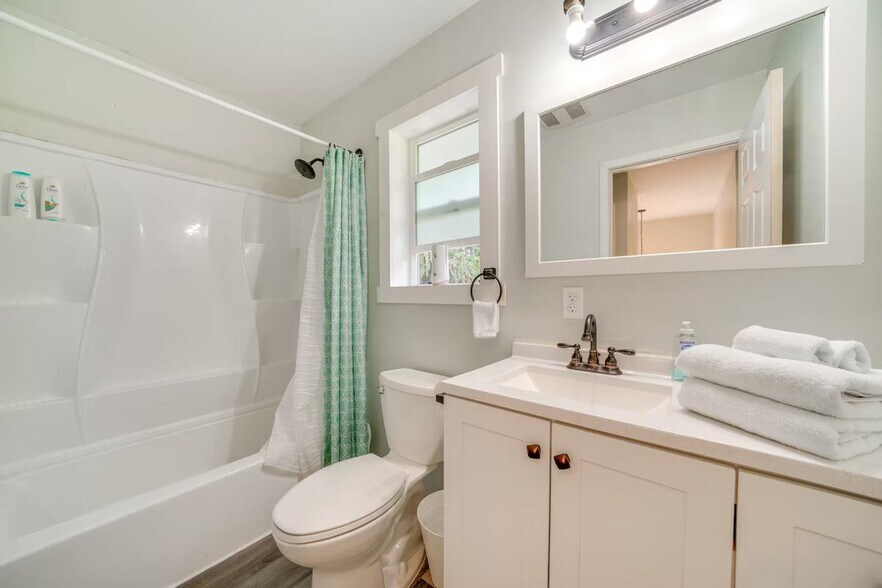 Building Photo - 16208 47th Ave S