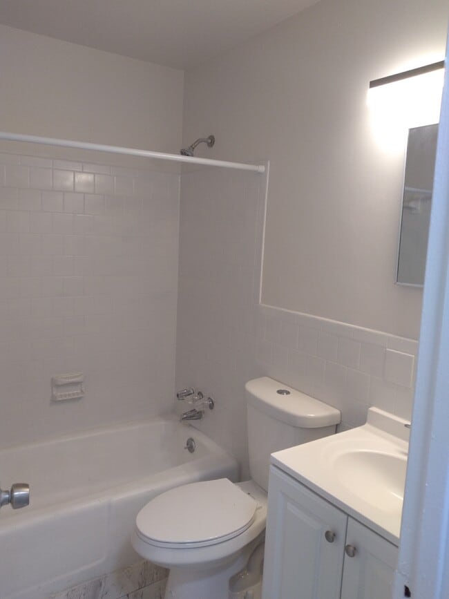 Building Photo - 4010 Hampden St