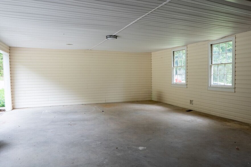 Building Photo - 1507 Ewing Chapel Rd