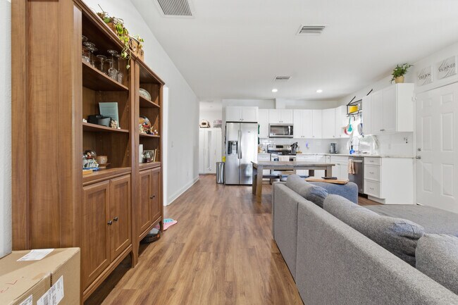 Building Photo - 3203 N Bailey St