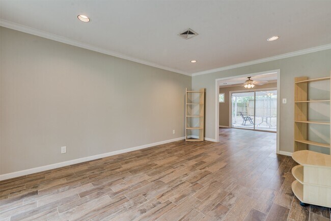 Building Photo - 5310 Carew St