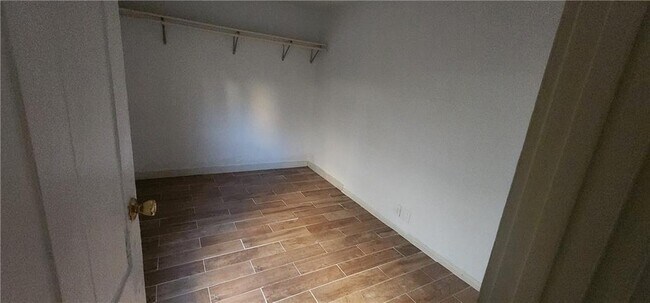 Building Photo - 604 Blackstone St