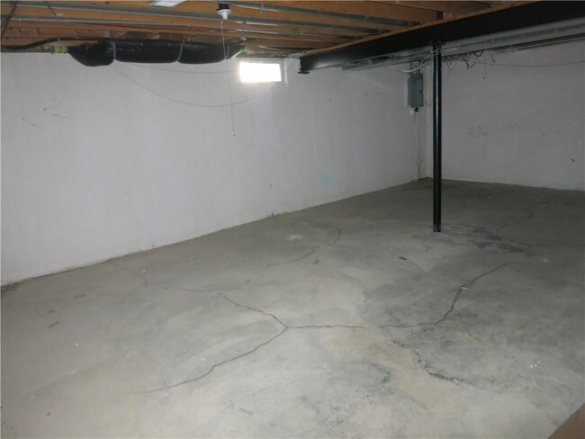 Building Photo - 17542 Gateway Cir