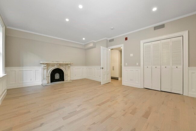 Building Photo - 55 Clarendon St