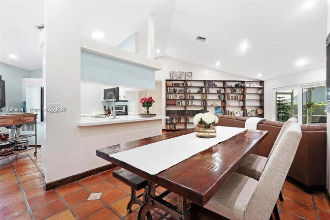 Building Photo - 301 NW 78th Ave