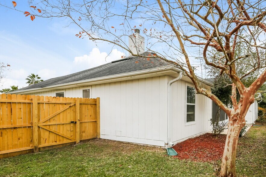 Building Photo - 1742 Pickwick Pl