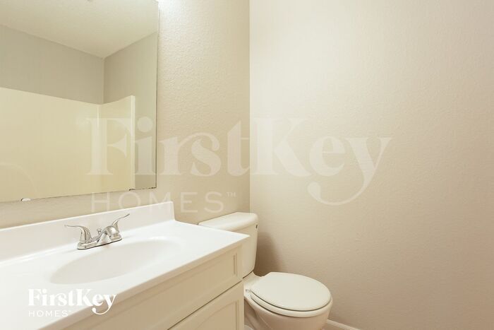 Building Photo - 18009 Sanibel Cir
