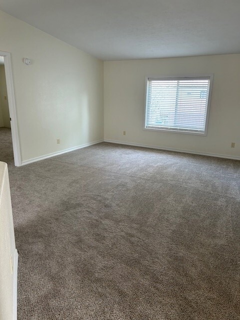 Building Photo - 106 Hickory Dr