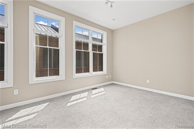 Building Photo - 420 Lewis Ct