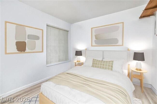 Building Photo - 4614 S Grand Dr