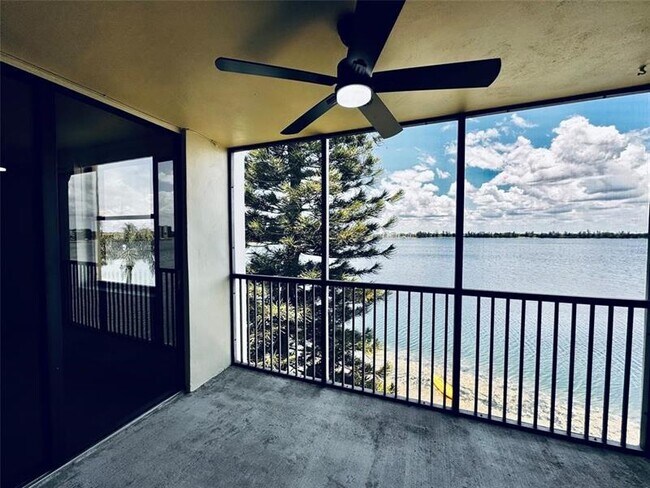 Building Photo - 111 Lake Emerald Dr
