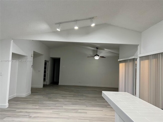 Building Photo - 6641 NW 52nd St