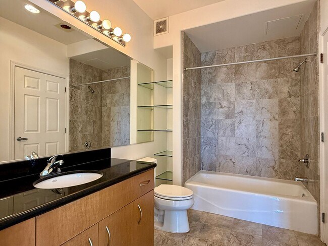 Building Photo - Beautiful 2 bedroom, 2 bath condo for rent...