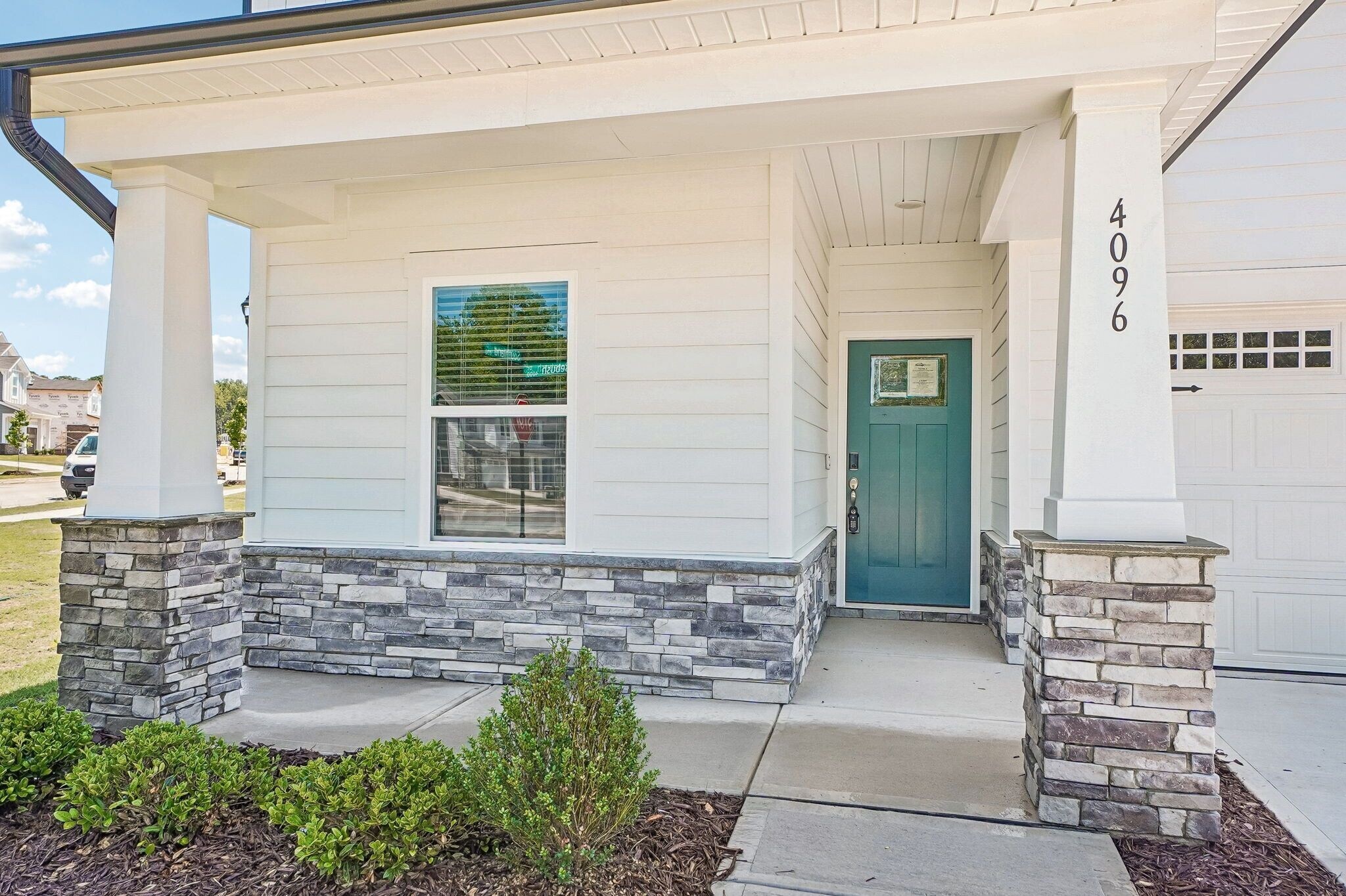 Building Photo - 4096 Rosebush Dr