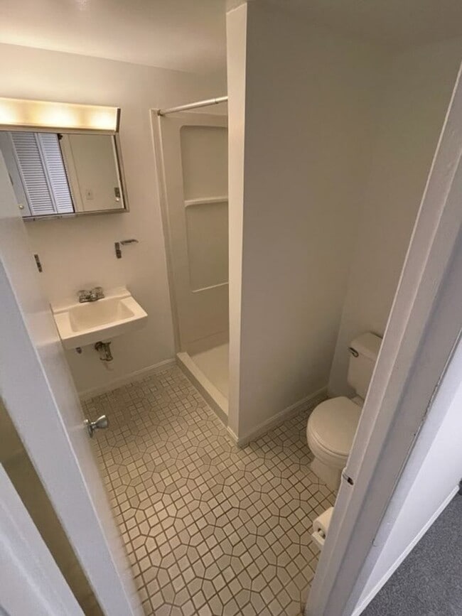 Building Photo - Georgetown Row Home For Rent!