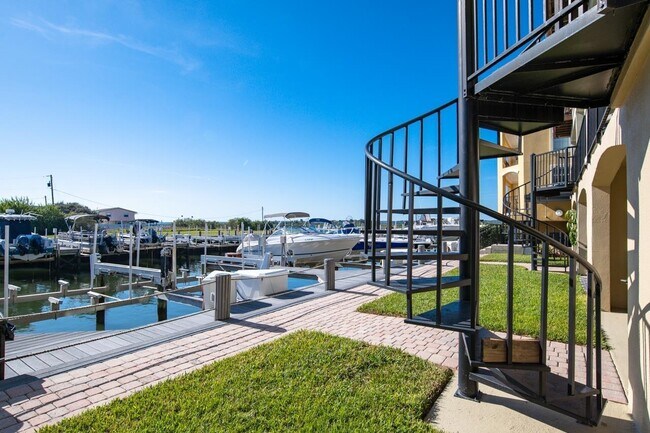 Building Photo - 120 Sunset Harbor Way