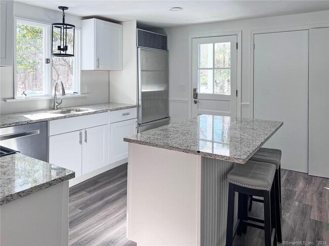Building Photo - 4 Fermily Ln