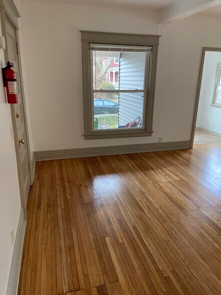 Living room - 106 Edgerton St