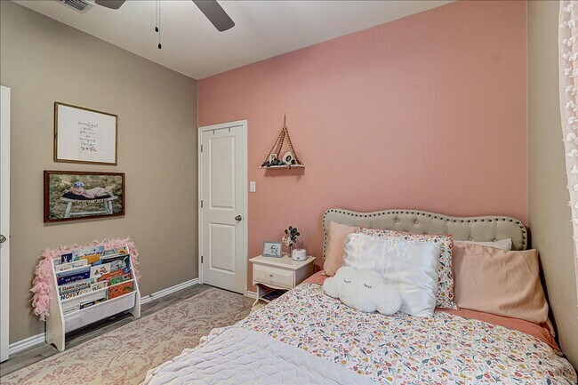 Building Photo - 5817 Bella Di Giorno Dr